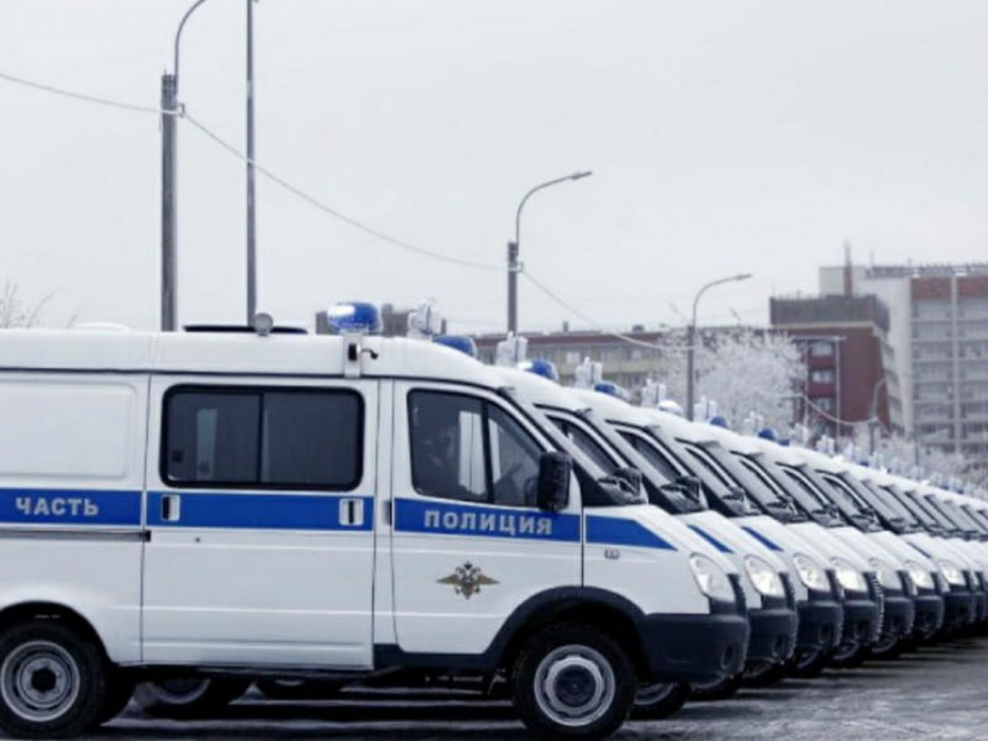 Ключи от новых служебных автомобилей вручили полицейским Волгограда