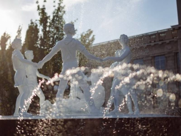 Камиль Ларин увидел сходство «Танца Амуров» и фонтана в Волгограде
